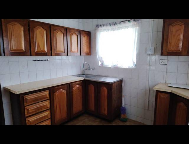 5 BEDROOM HOUSE FOR SALE IN UMHLATHUZANA